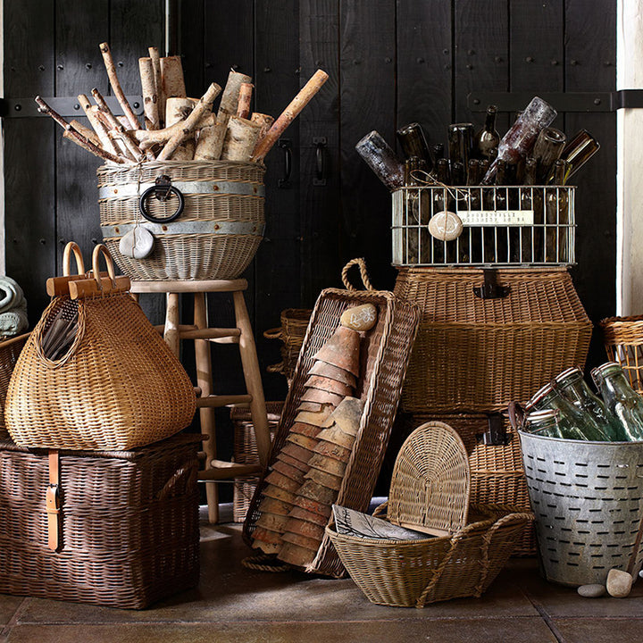 Practical storage basket with lid made of woven natural material Kalsten