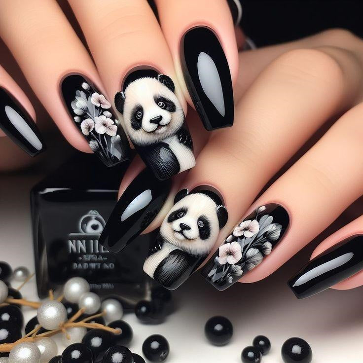 Elegant Artificial Nails with Detailed Gold Decorations Kalsten