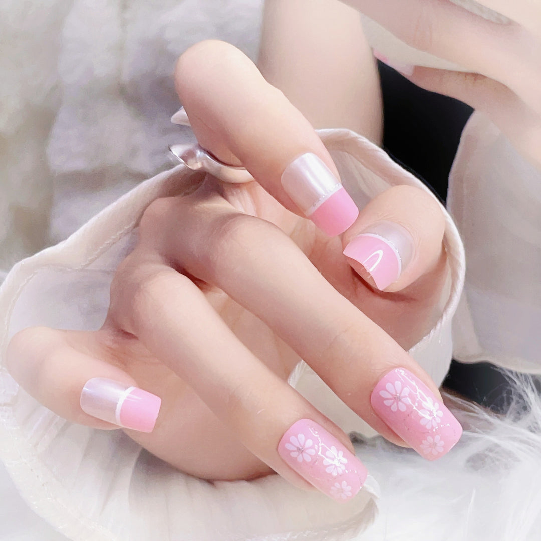 Decorative Floral Press-On Nail Set
