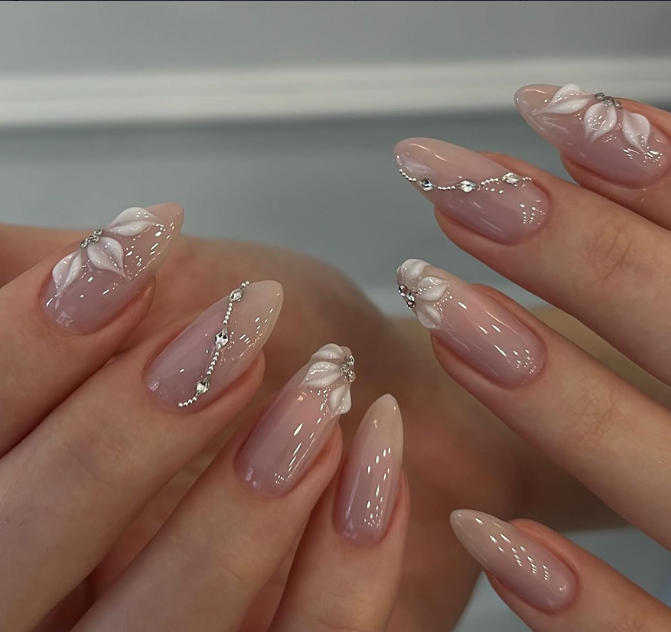 Acrylic nail set with elegant decorations Kalsten