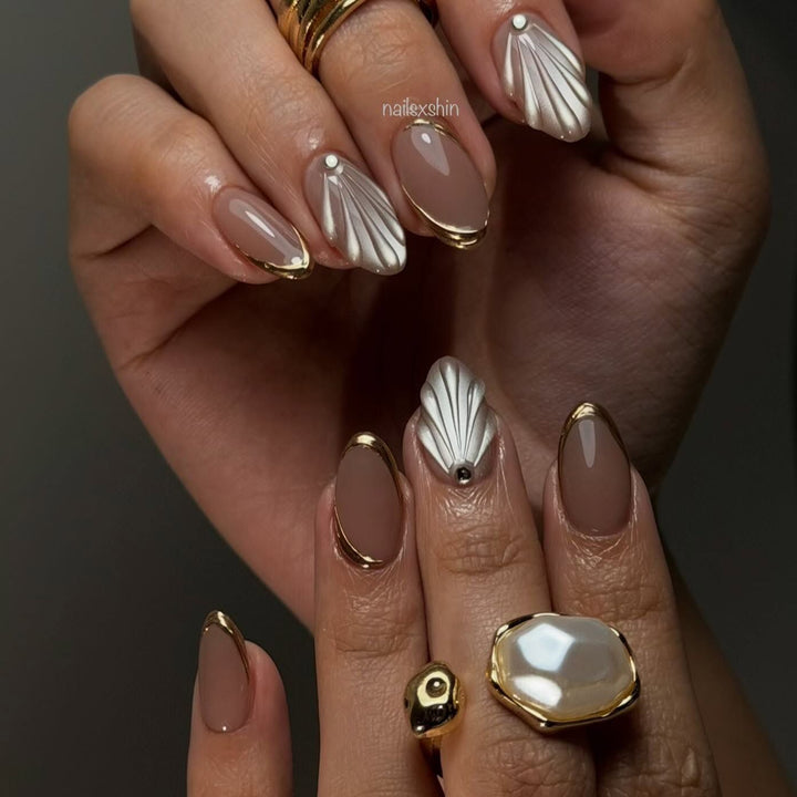 Elegant Press-On Nail Set with Metallic Accents Kalsten