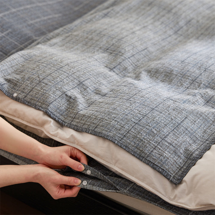 Reversible duvet cover set made of cotton-linen blend with fine check pattern