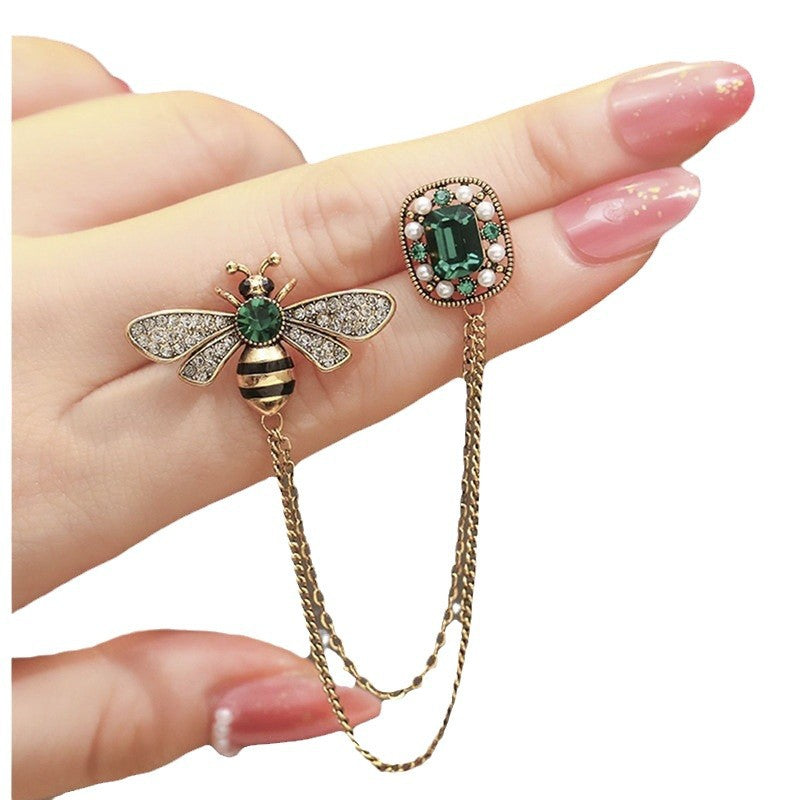Elegant Bee-Inspired Brooch Kalsten