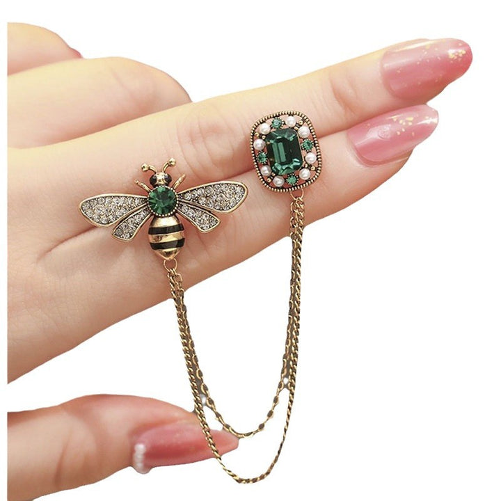 Elegant Bee-Inspired Brooch Kalsten