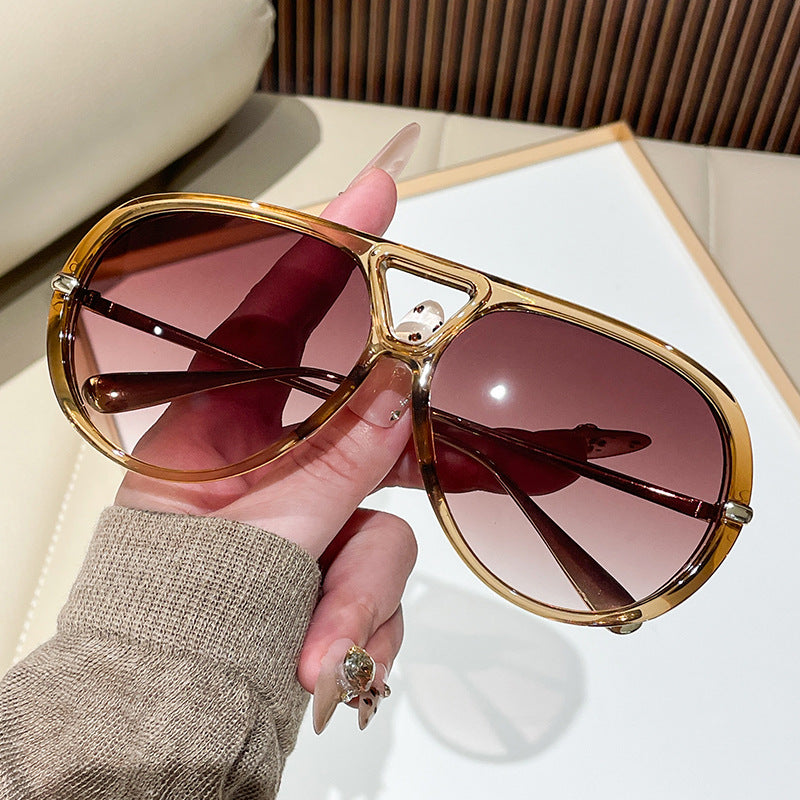 Ladies' sunglasses in an extravagant design with striking lenses Kalsten