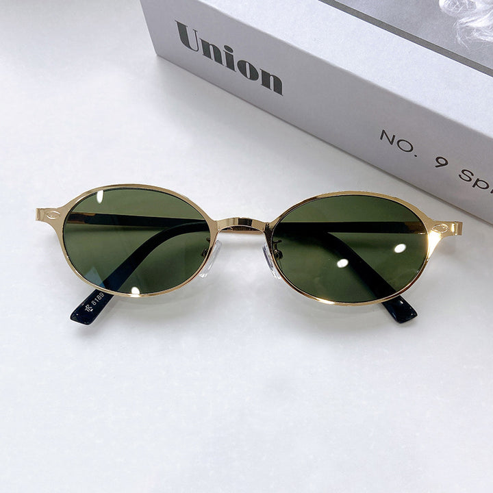 Fashionable Round Sunglasses with Elegant Golden Frame Kalsten