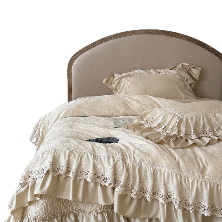 Luxurious satin bedding set with lace ruffles and jacquard texture