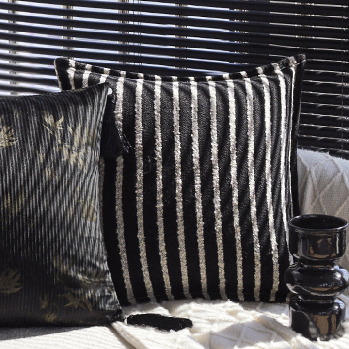 Square decorative cushion made of velvet with relief longitudinal stripes and fringe tassel Kalsten