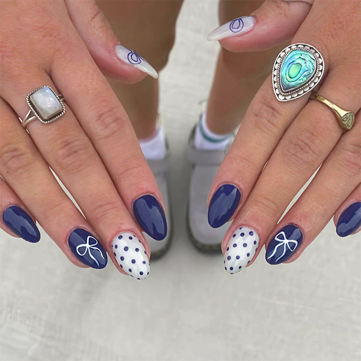 Decorative Press-On Nail Art Set with Geometric Patterns
