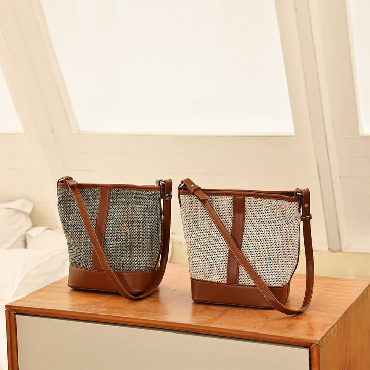 Chic Textured Crossbody Handbag