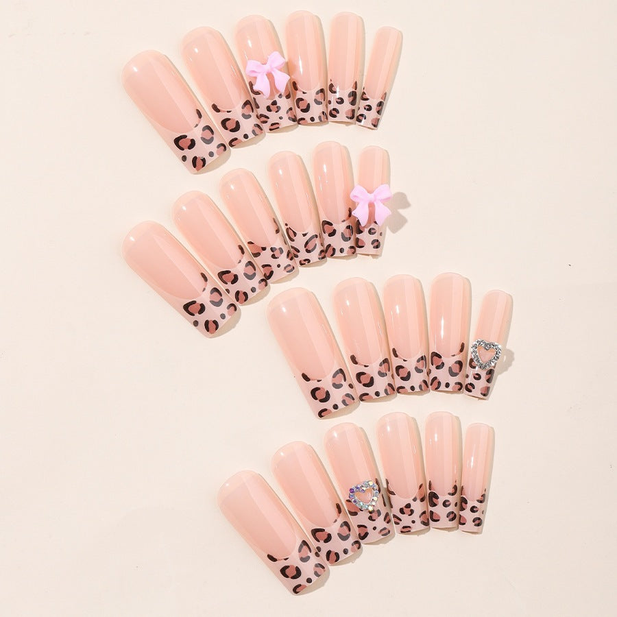Nail art set with trendy leopard pattern and embellished details Kalsten