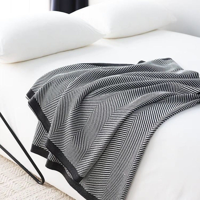 Cozy Lightweight Kalsten Blanket