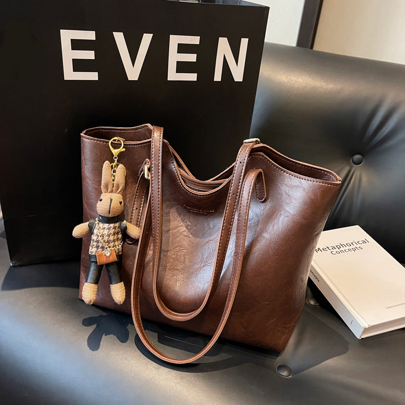 Elegant Leather Tote Kalsten