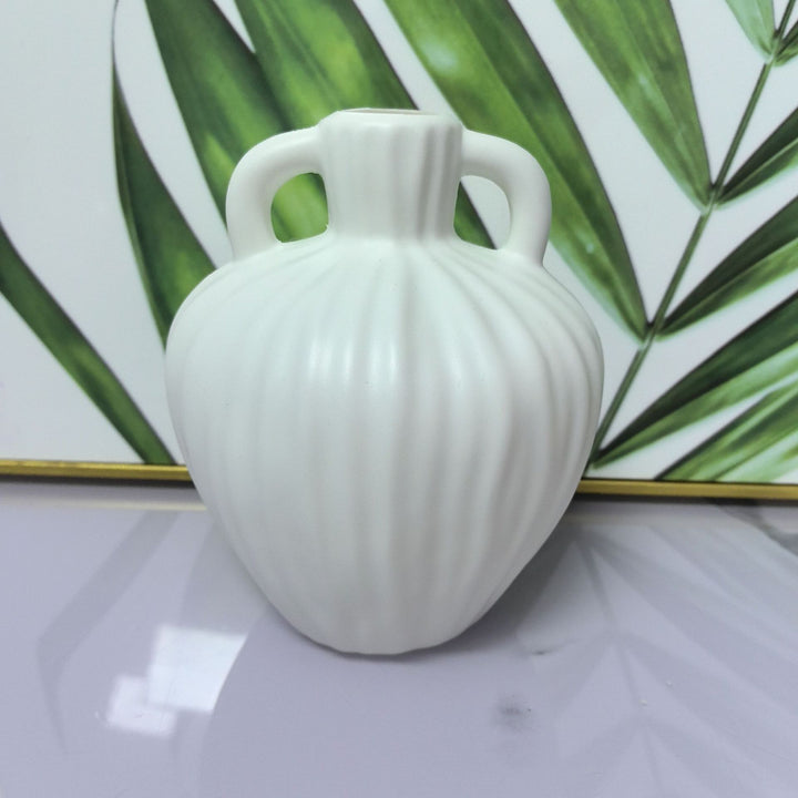 Elegant Ribbed Decorative Vase Kalsten