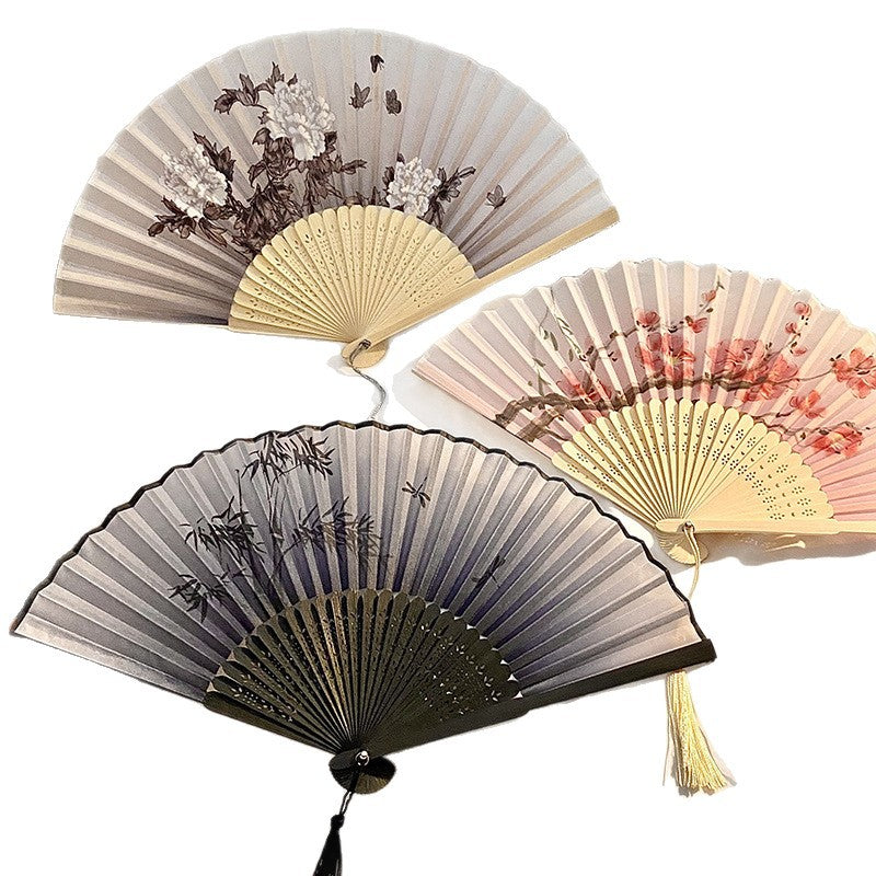 Hand fan with floral design Kalsten