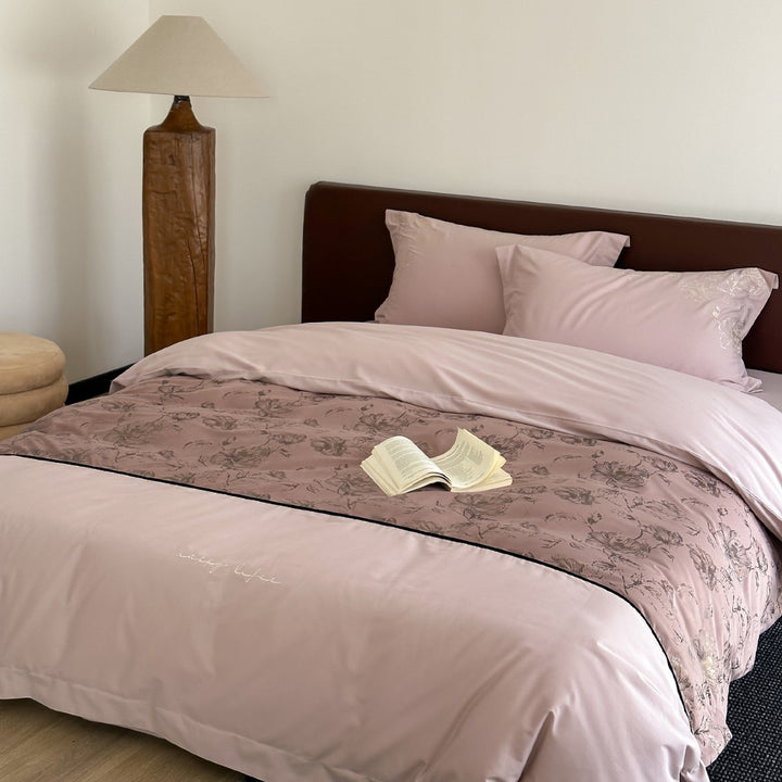 Luxurious bedding set made of cotton satin with floral embroidery