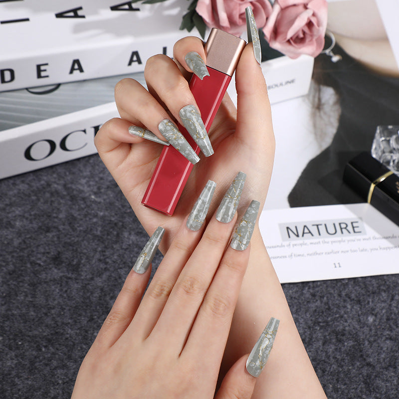 Artificial nails in elegant geometric design Kalsten