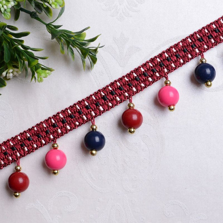 Decorative lace trim with colorful pendants Kalsten