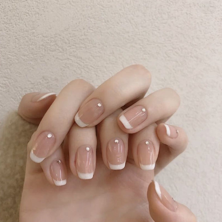 Elegant Press-On Nail Set with Rhinestone Accents