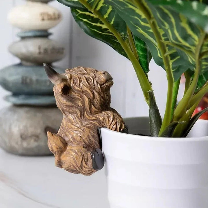 Highland Cow Dashboard Figurine Kalsten