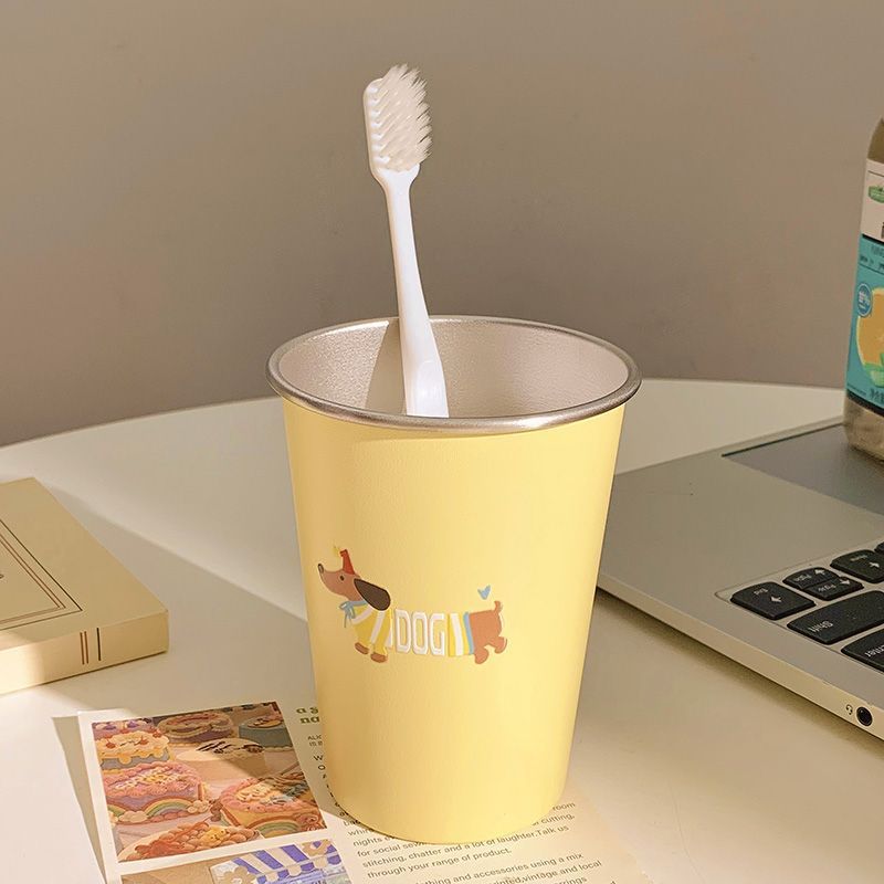 Toothbrush Holder in Modern Dog Design Kalsten