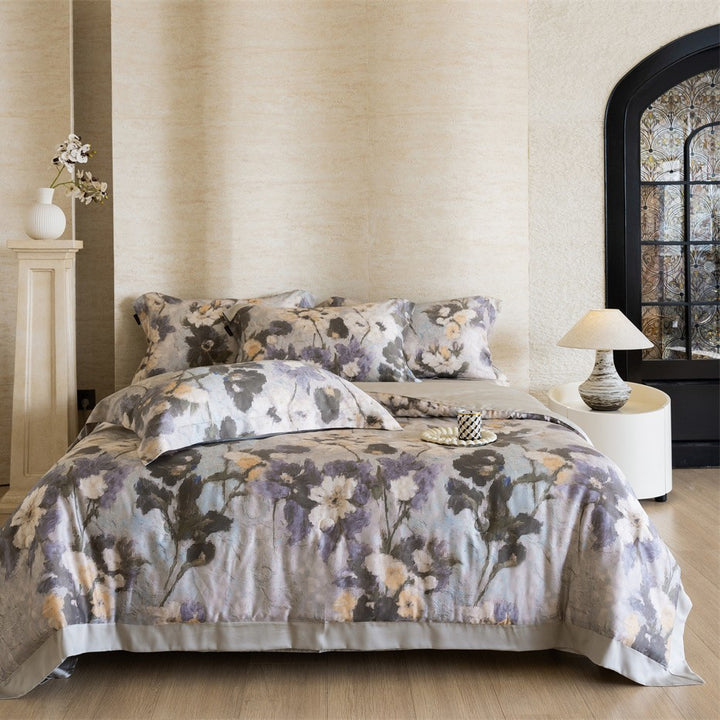 Bedding set with watercolor floral print and fine cotton satin finish