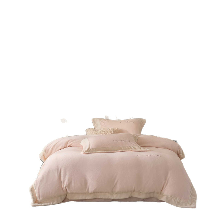 Reversible bed cover set made of premium cotton satin with hotel finish