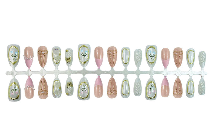 Artificial nail set with romantic flower and gold embellishments Kalsten