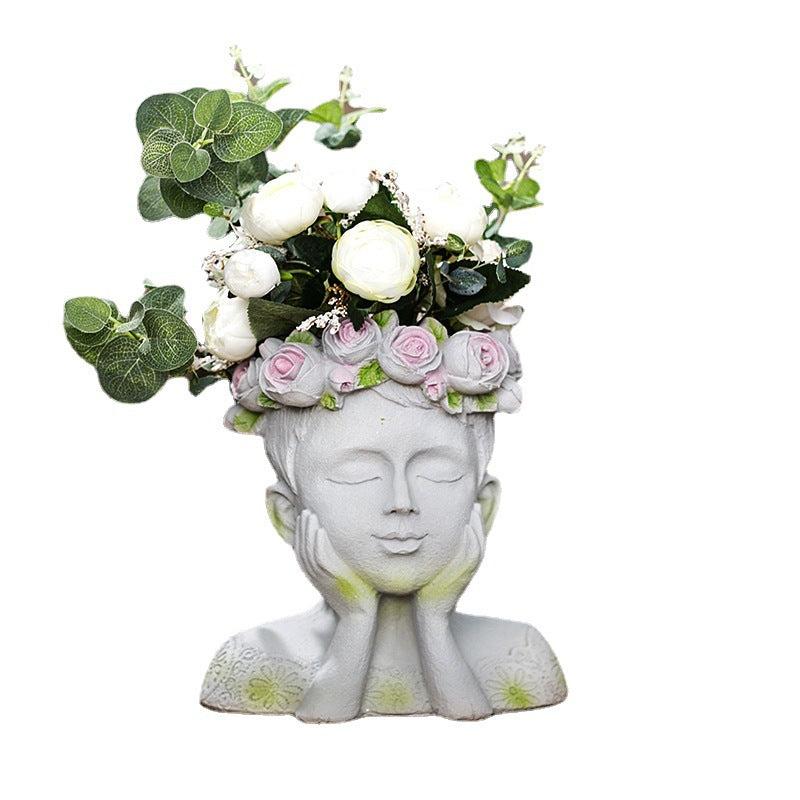 Decorative head with rosary Kalsten