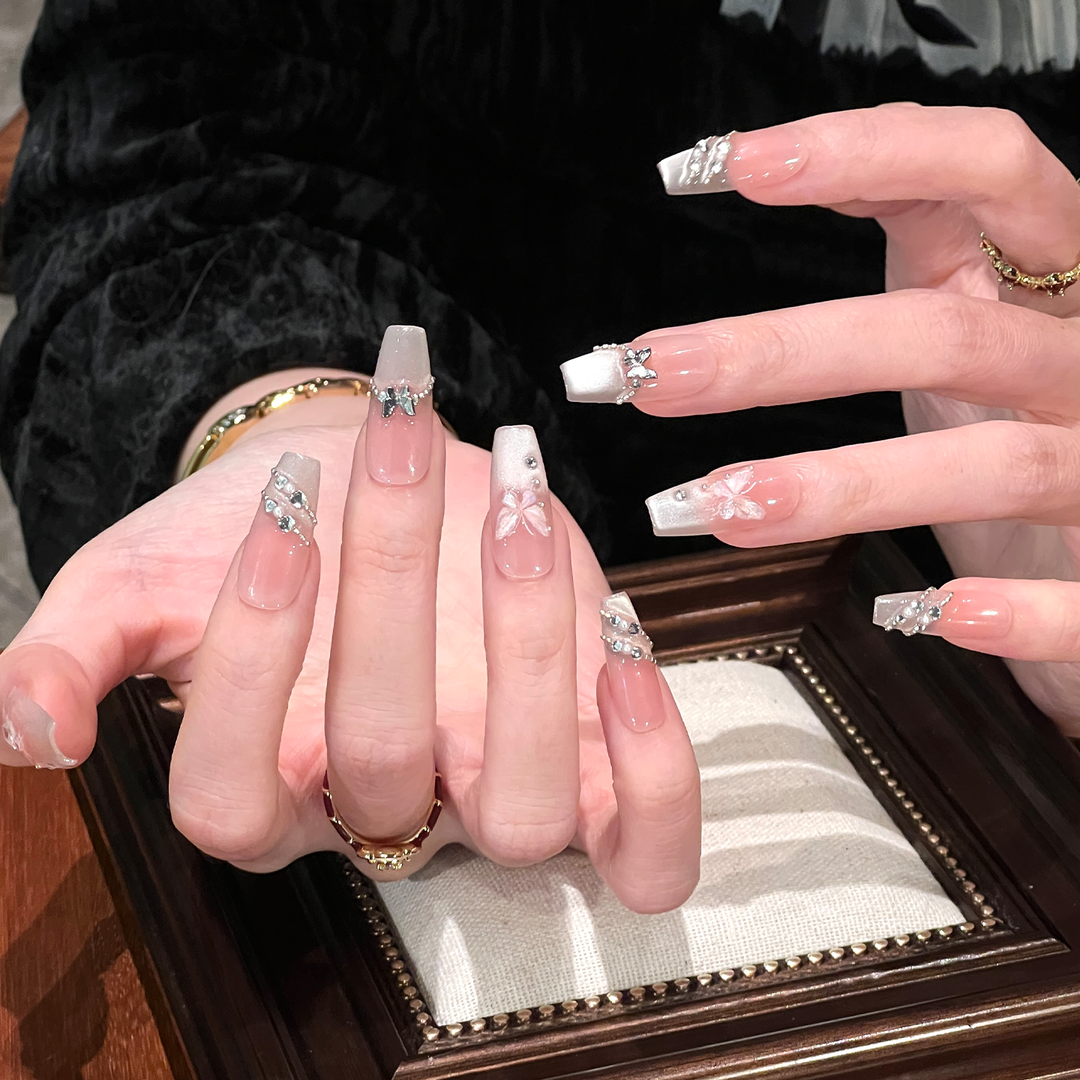 Crystal-Embellished Press-On Nail Set Kalsten