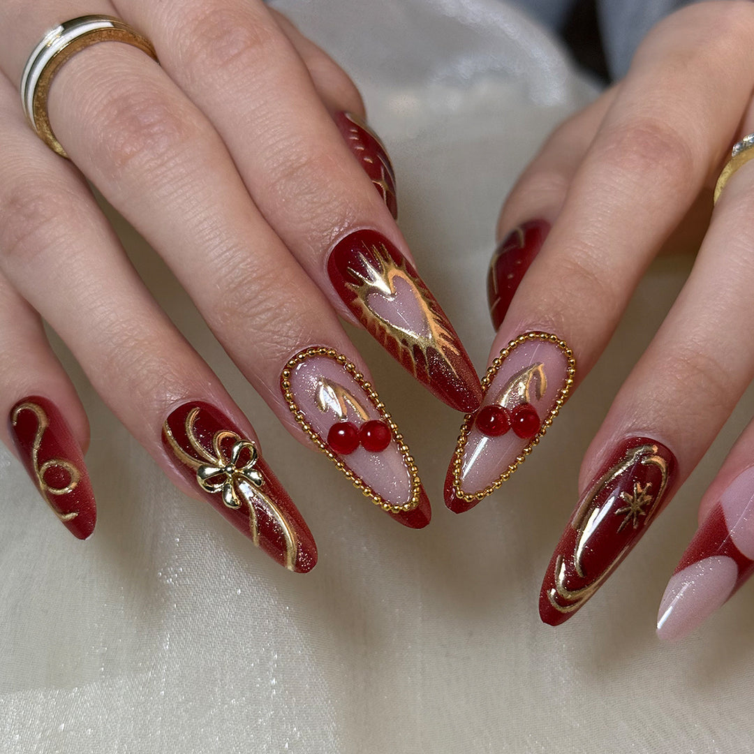 Artificial nails with elegant gold design Kalsten