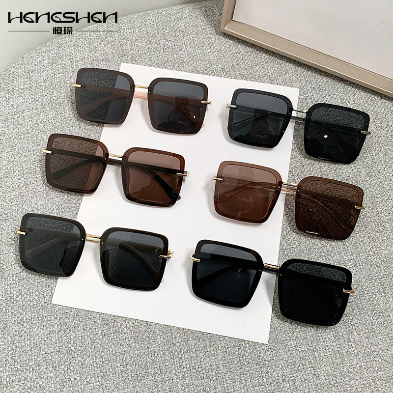 Women's trendy sunglasses in modern square design Kalsten