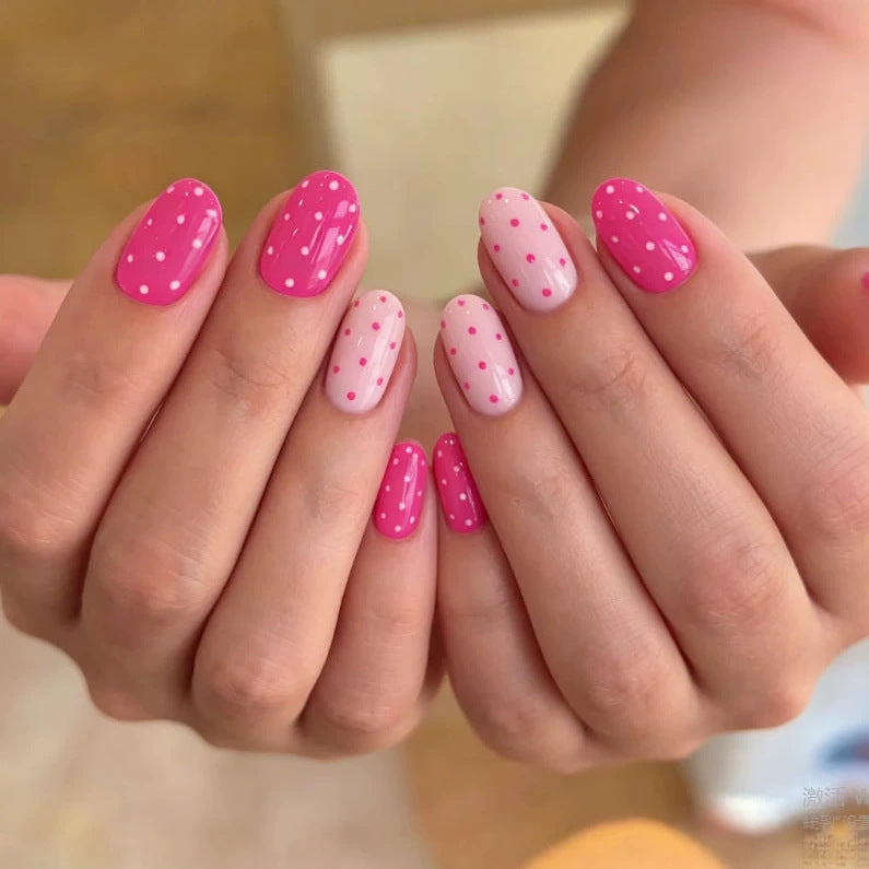 Artificial nail set with creative dots and elegant designs Kalsten