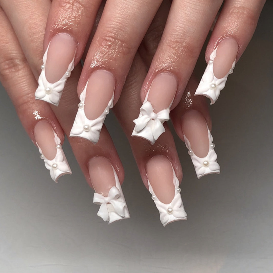 Artificial nail art with ribbon decoration Kalsten