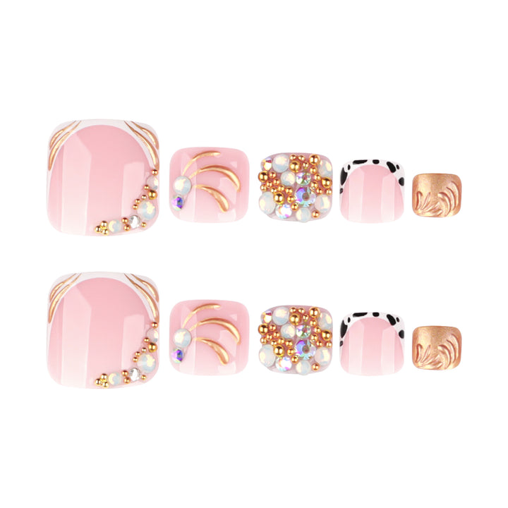 Artful toenail decoration with elegant gold accent Kalsten