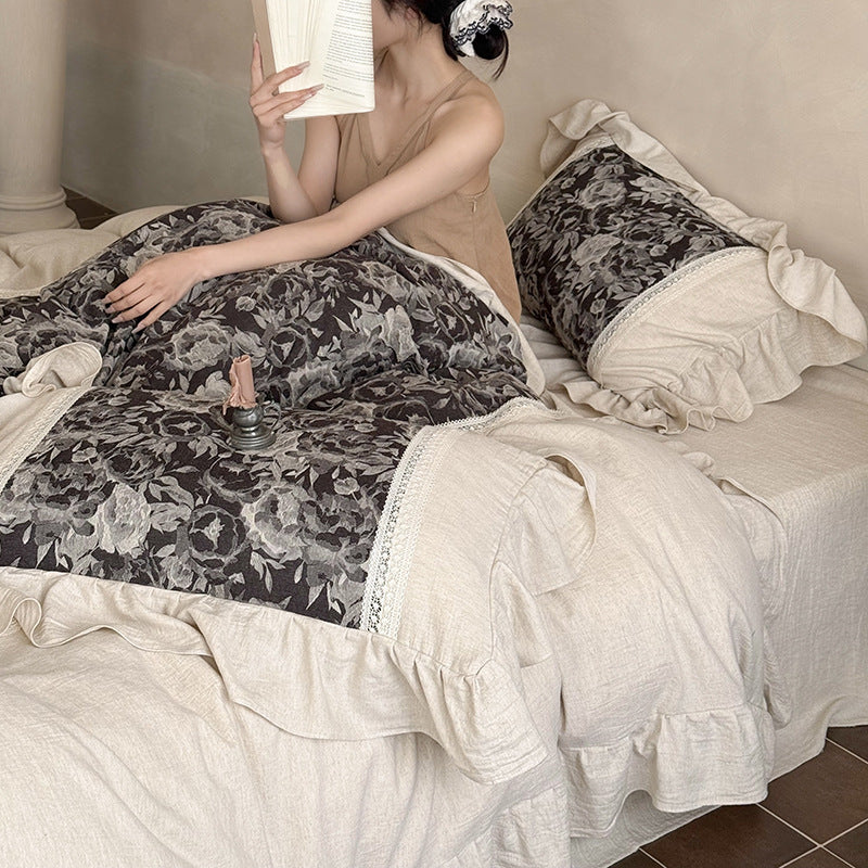 Country House bedding set made of cotton-linen with jacquard flower panel, frill and lace border