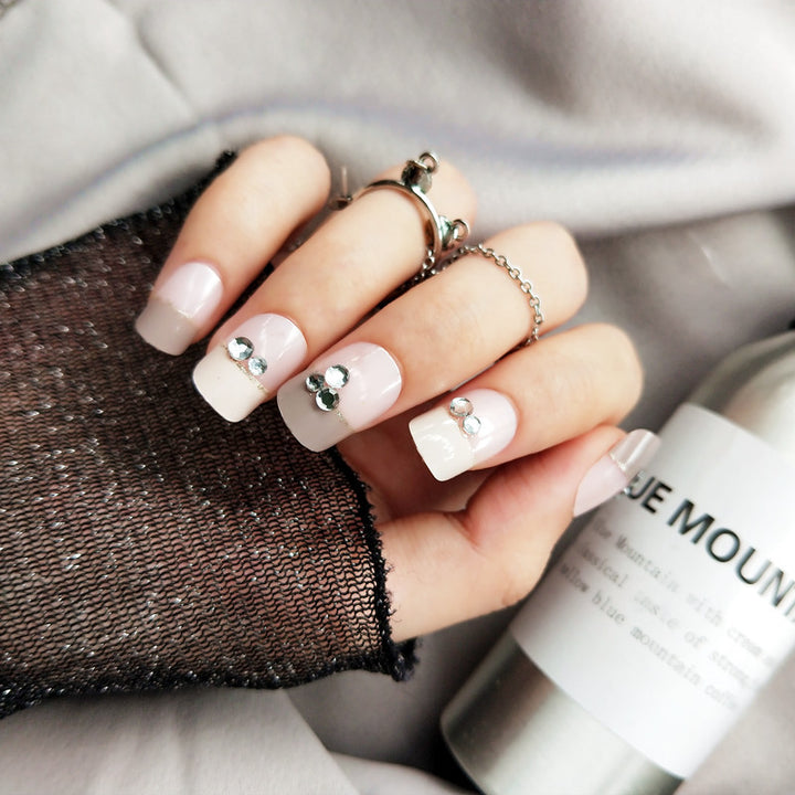 Glamorous Glittering Press-On Nail Set