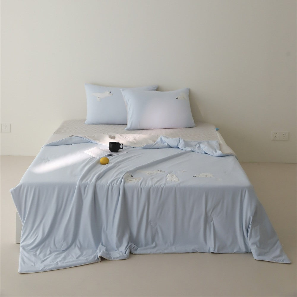 Bedding set made of cotton satin with minimalist panda print and extra soft fitted sheet