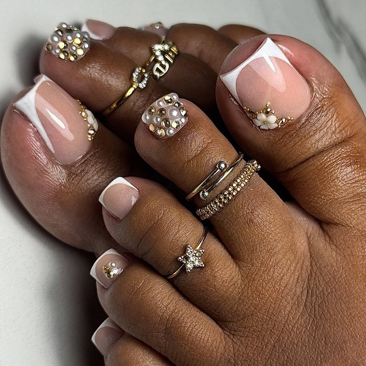 Nail art set with elegant decorations and glamorous details Kalsten