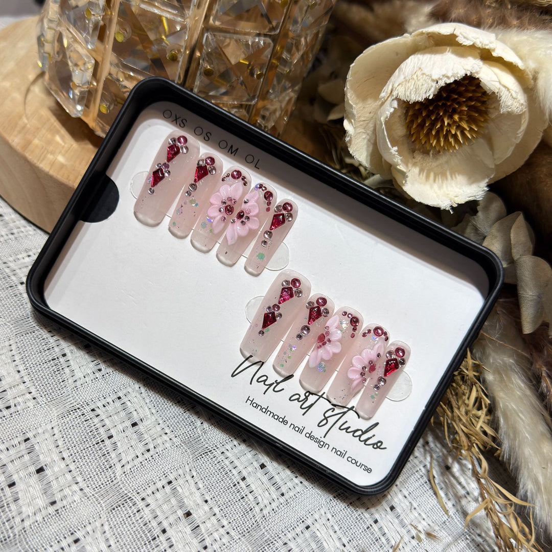 Reusable Press-On Nail Set Kalsten
