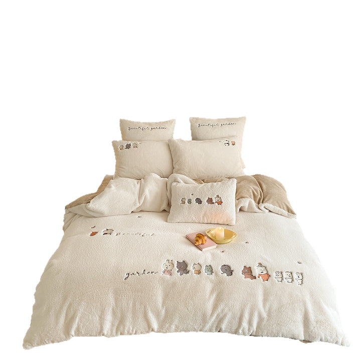 Fluffy bedding set with embroidered cartoon animals and Sherpa surface