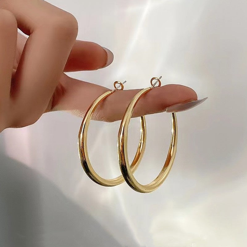 Elegant and Timeless Earrings Kalsten