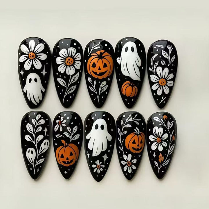 Artificial nails in Halloween design Kalsten