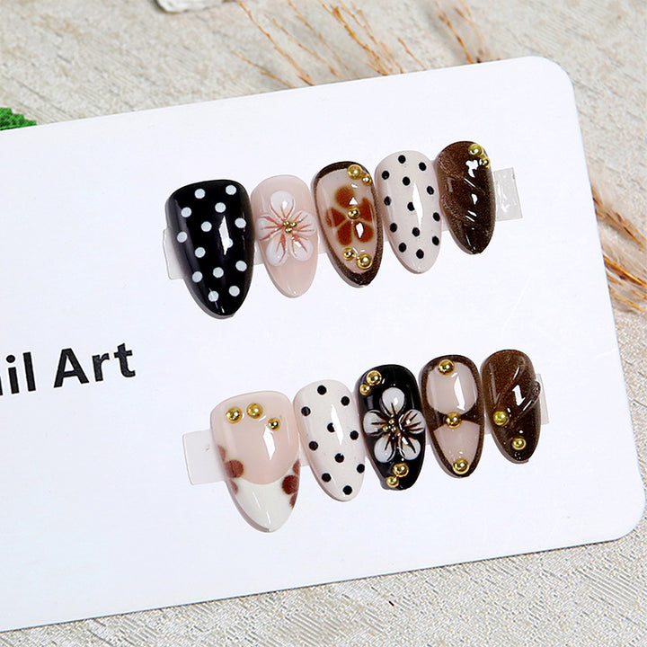 Artistic Nail Tips with Floral Designs Kalsten