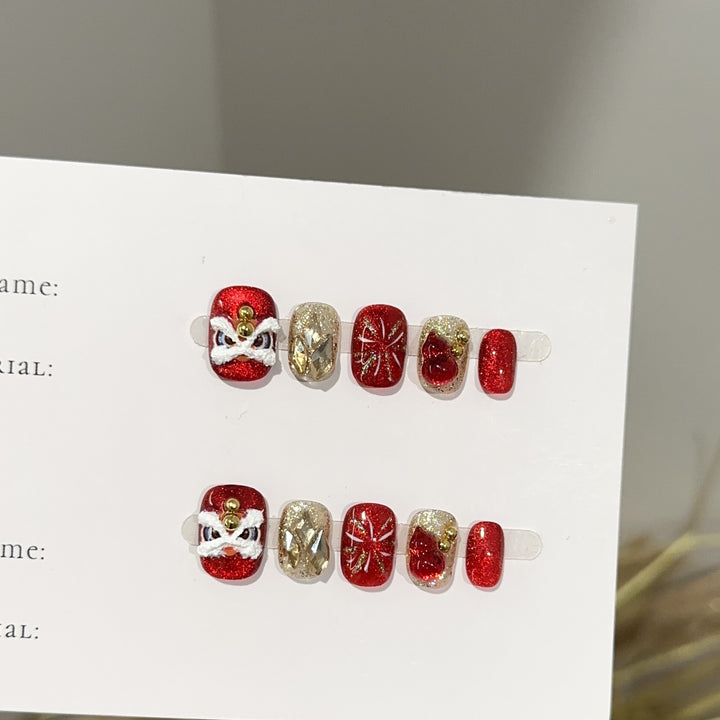 Festive Holiday-Themed Press-On Nails