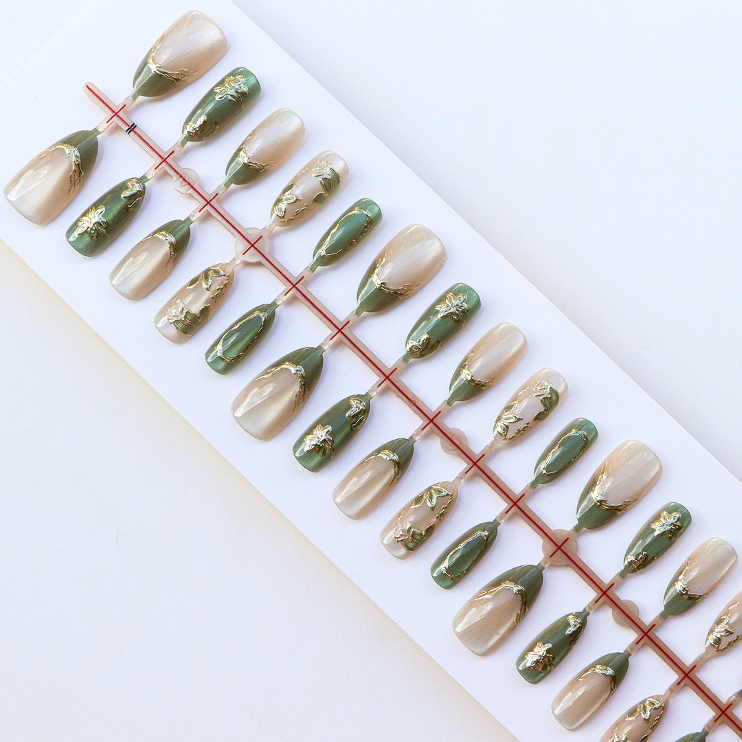 Floral Design Elegant Press-On Nail Set