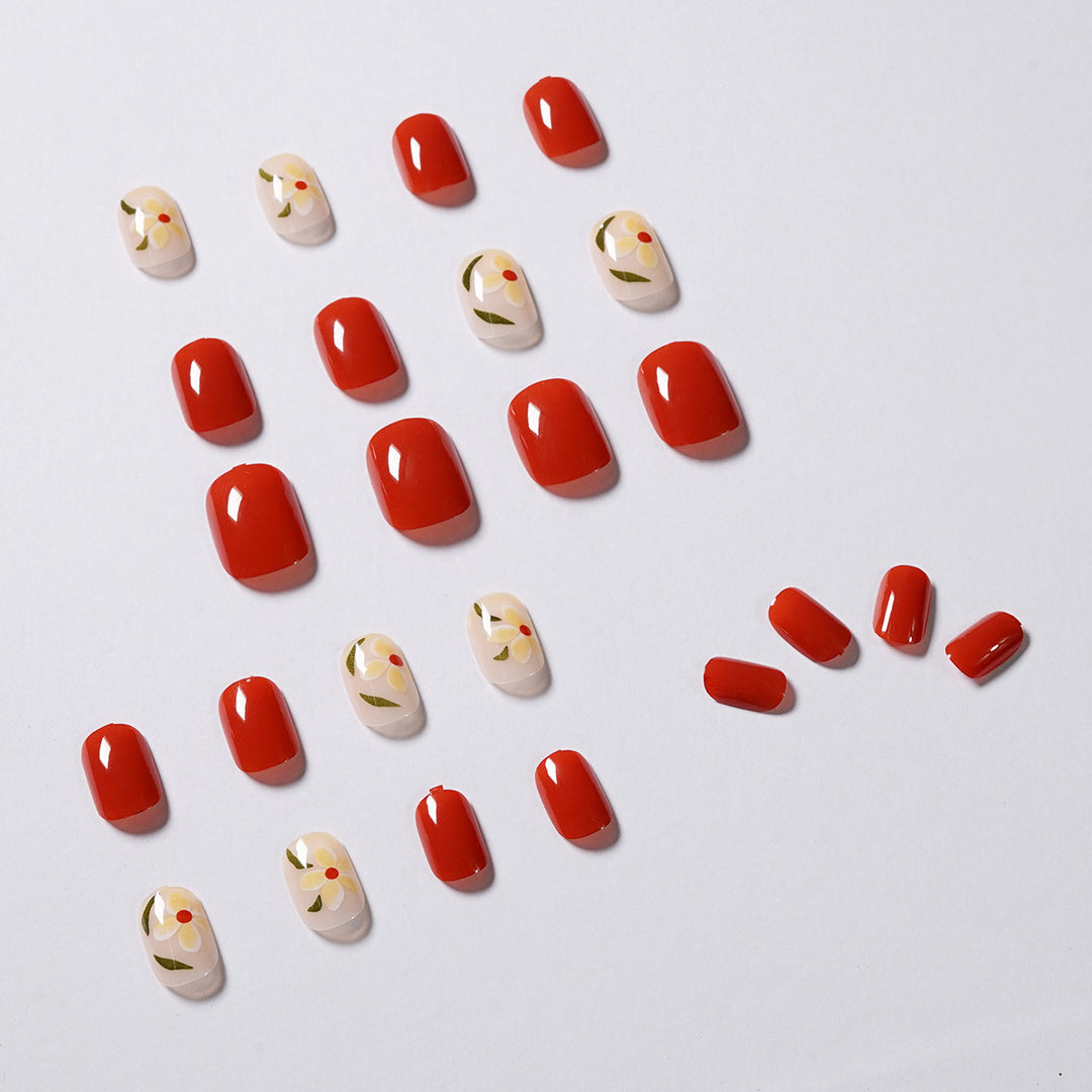 Artistic Nail Art with Flower Motifs Kalsten