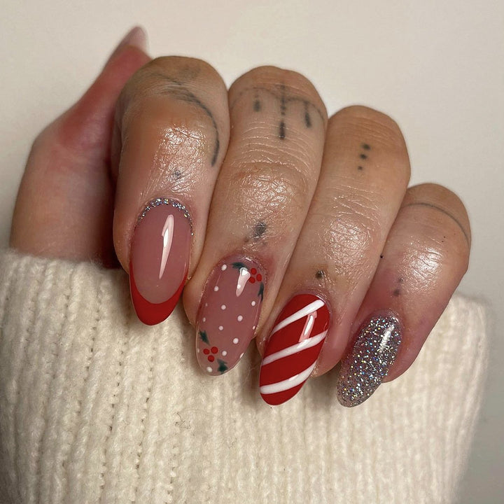 Creative nail art with Christmas motifs Kalsten