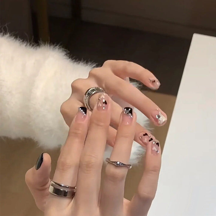 Artistic Press-On Nails with Abstract Design Kalsten