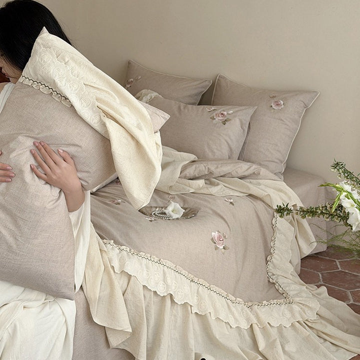 Bedding and throw set